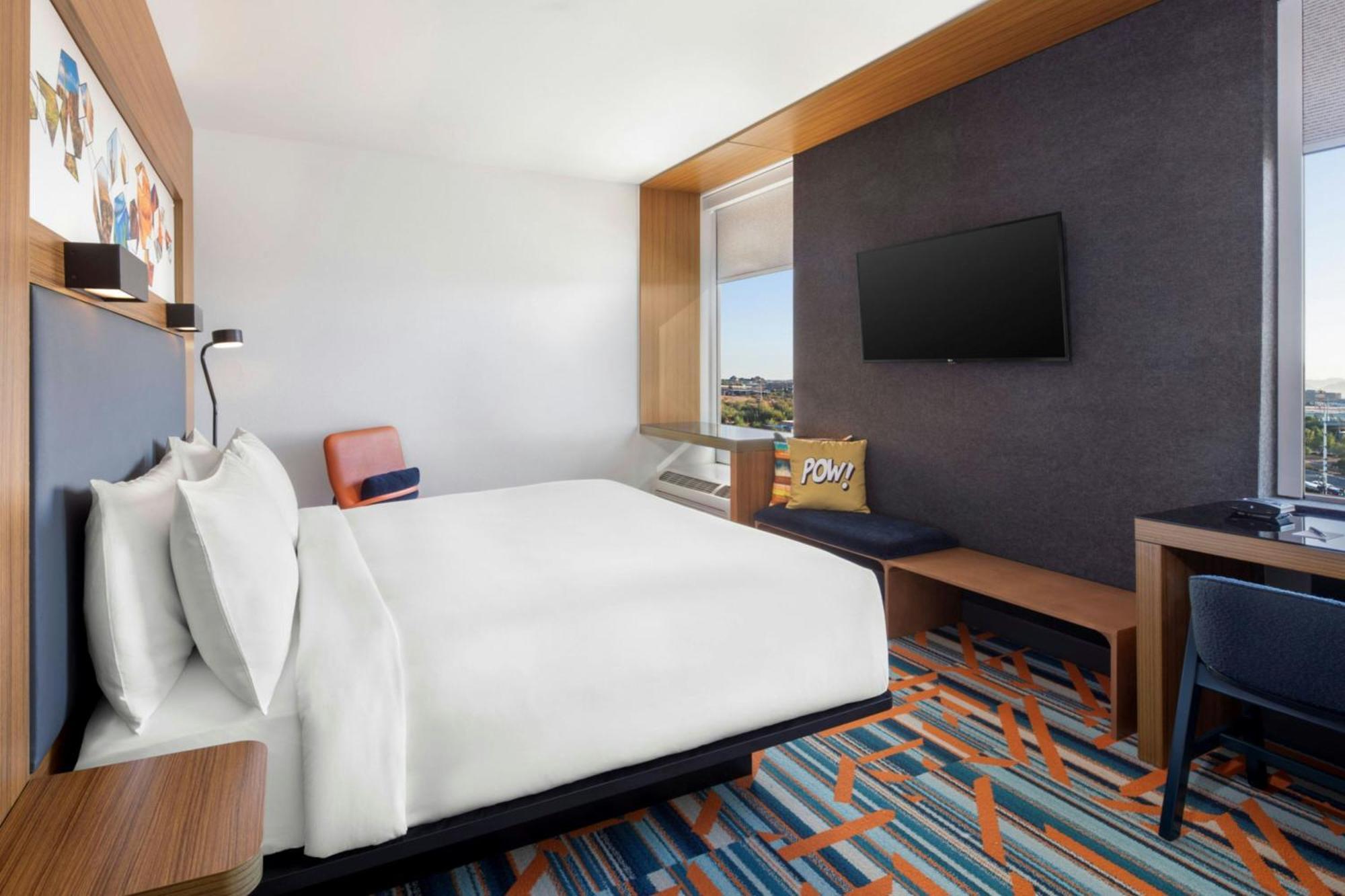 Aloft Phoenix Airport Exterior photo