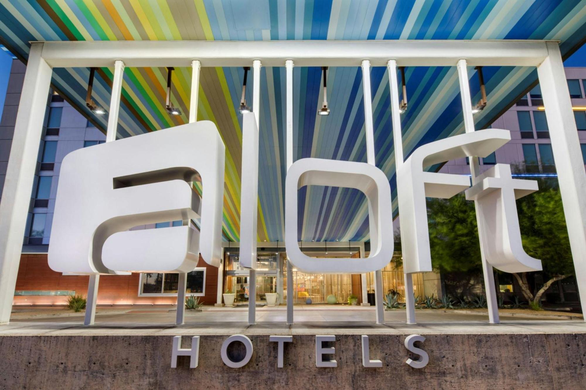 Aloft Phoenix Airport Exterior photo