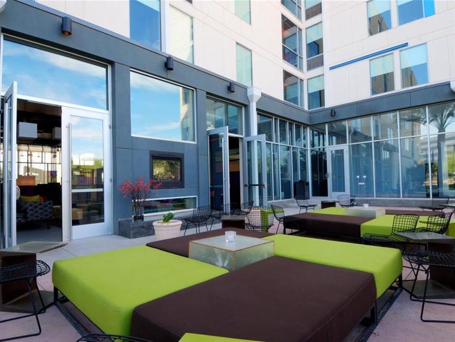 Aloft Phoenix Airport Exterior photo