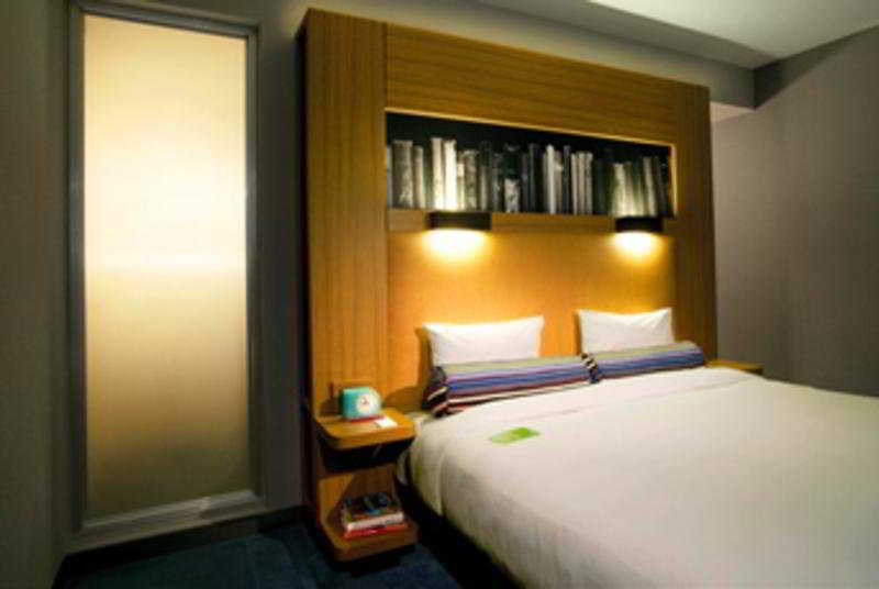 Aloft Phoenix Airport Exterior photo